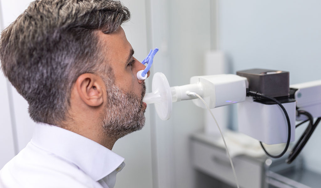 Spirometrie bei Lungenerkrankungen Diagnose der Atemfunktion durch eine Spirometrie bei Lungenerkrankungen